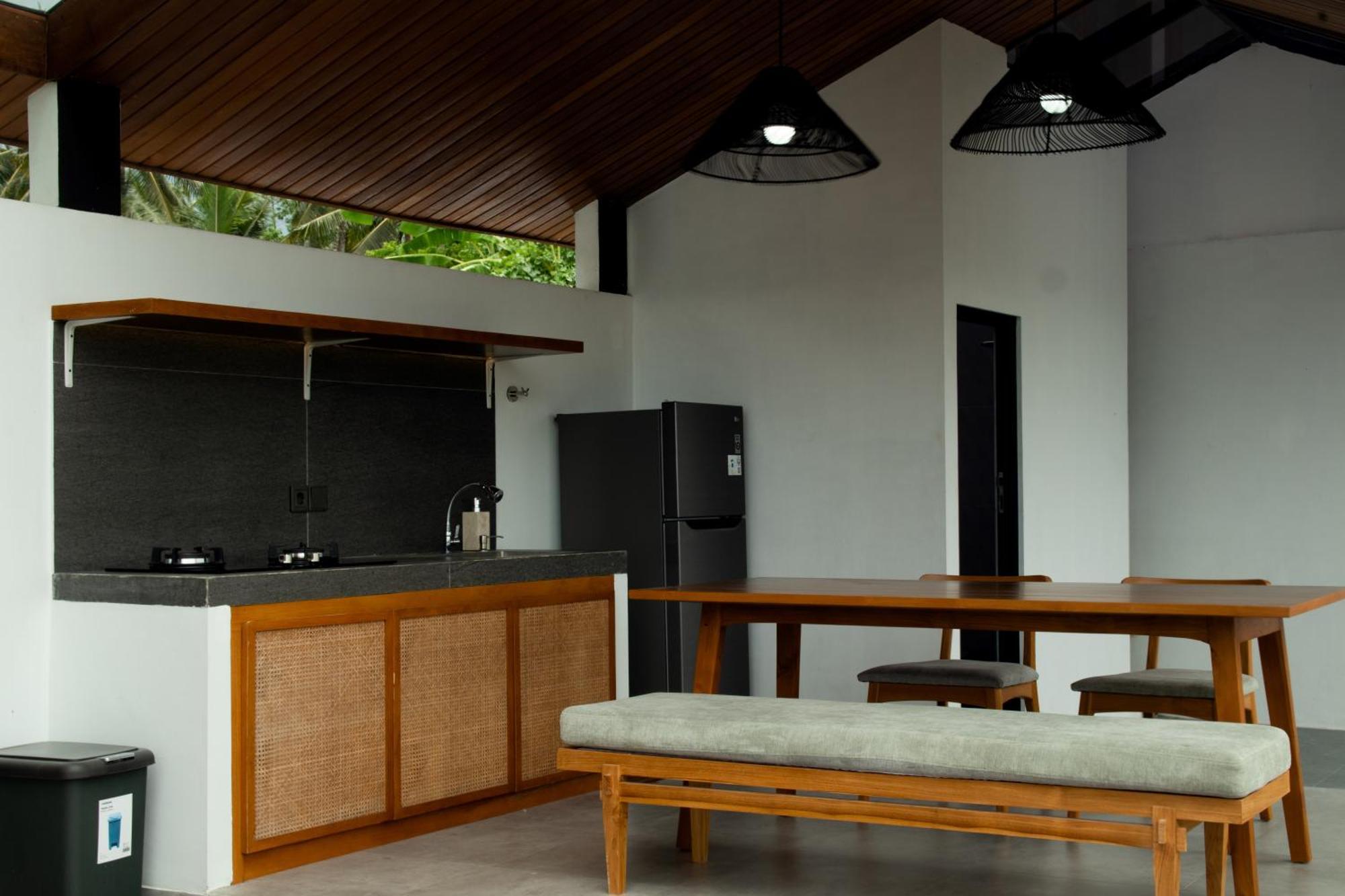 Hy 2br Villa *